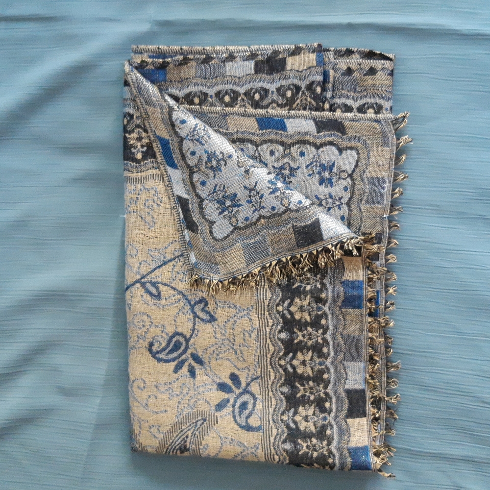 Vintage Blue and Cream Floral Jacquard Scarf